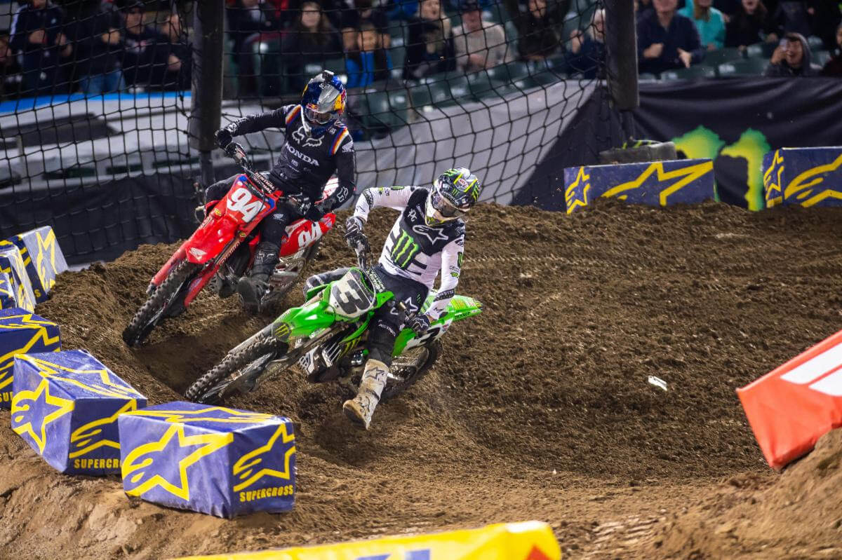 What happened at the Oakland Supercross MotoHead