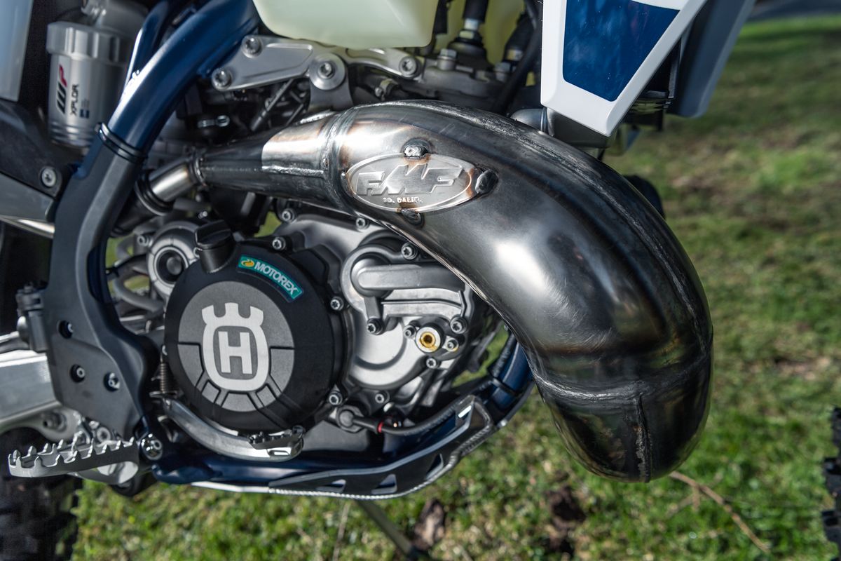 scout bobber exhaust